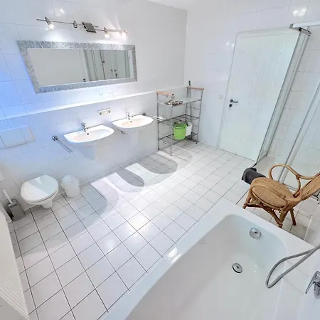 Apartmenthaus Wohnbau Gmbh Gebrueder Laurent 게스트하우스