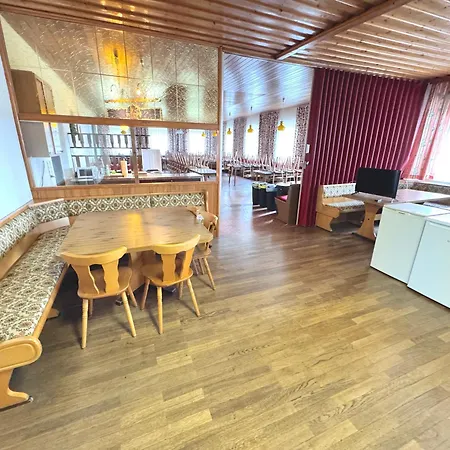 Apartmenthaus Wohnbau Gmbh Gebrueder Laurent 3* 란다우 안 데어 이자