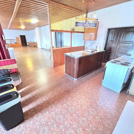 Apartmenthaus Wohnbau Gmbh Gebrueder Laurent 게스트하우스 란다우 안 데어 이자