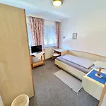 Casa de hóspedes Apartmenthaus Wohnbau Gmbh Gebrueder Laurent 3*