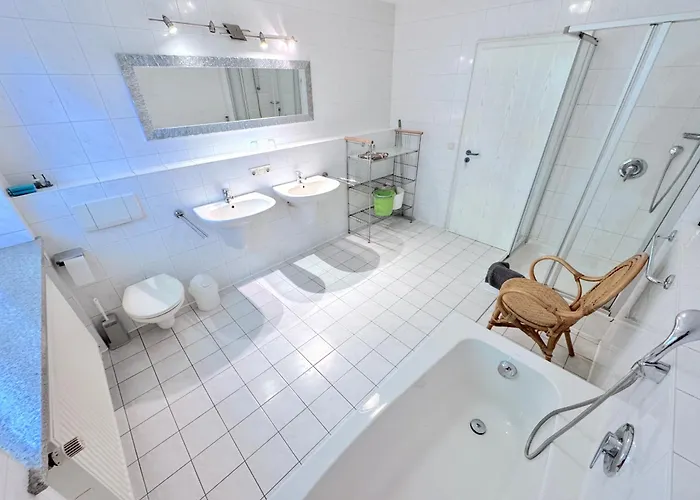 Apartmenthaus Wohnbau Gmbh Gebrueder Laurent Konukevi